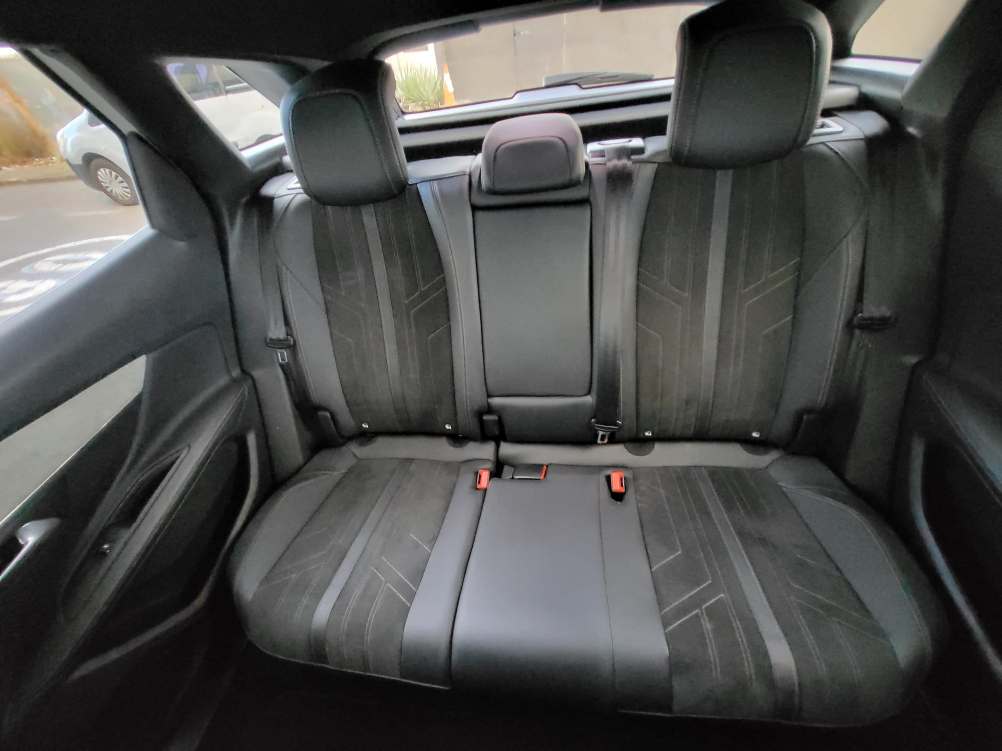 WhatsApp Image 2025-11-21 at 17.47.17 (1)